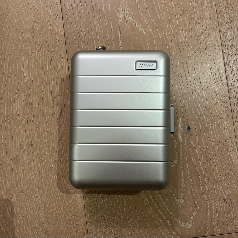 Away - The Mini Travel Box